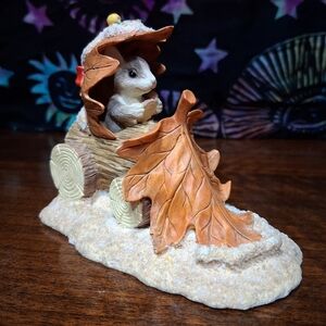 Charming Tails Mouse Silvestri Snow Plow Figurine Autumn Oak Leaf Log Vintage